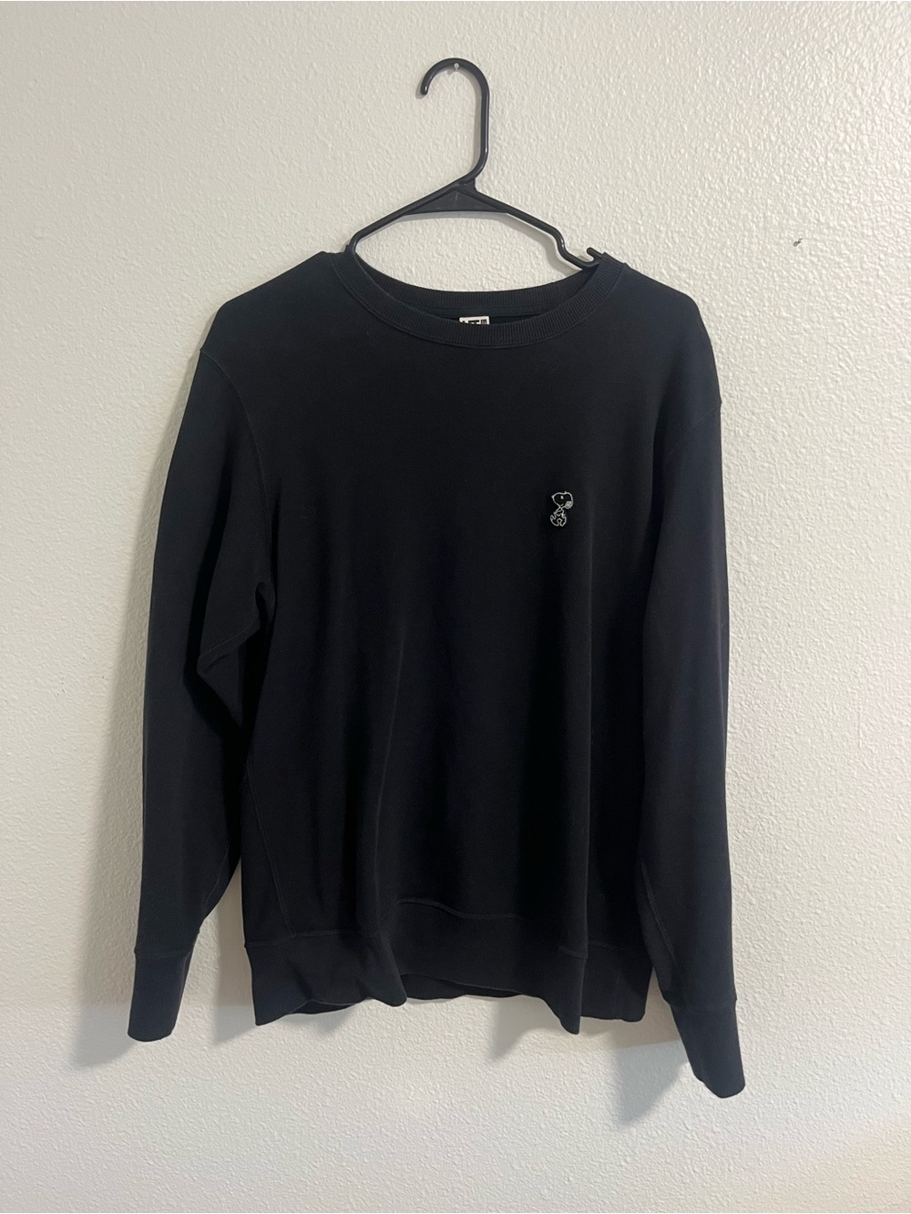 Black Uniqlo x Snoopy Collaboration Sweater - Size Large